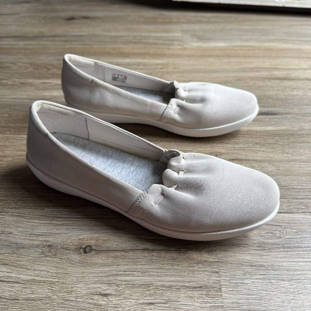 Clarks Shoes Ayla Shine Women’s Size 10 Champagne Metallic Textile Slip On